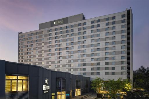 Hilton Düsseldorf - Housity