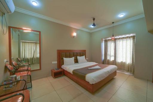 Hotel Vrindavan Deluxe Kolhapur - Housity