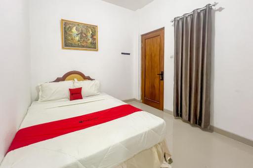 RedDoorz at Dimens House Sragen - Housity