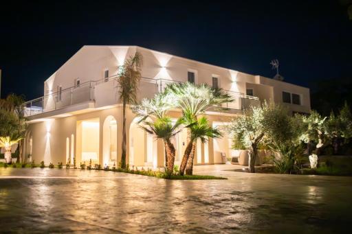 Capovaticano Luxury Rooms - Housity