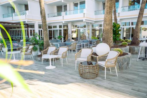 Coral Ocean View - Adults Only - Housity