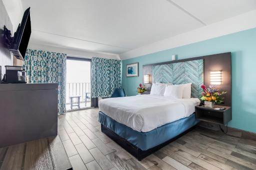 Crystal Coast Oceanfront Hotel - Housity