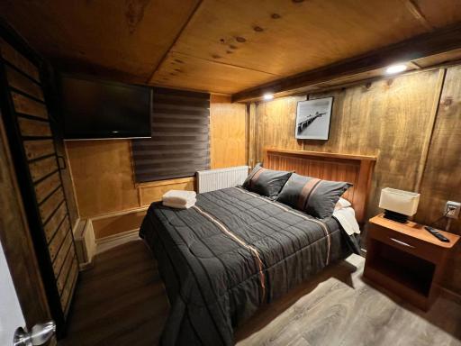 Hotel low cost y restaurant Colón - Housity