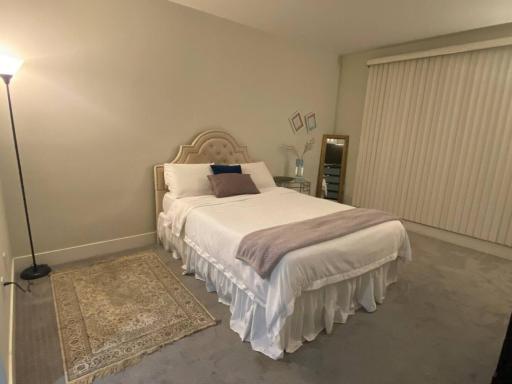 Glendale Americana 2 Bedroom 2 Bathroom Condo - Housity