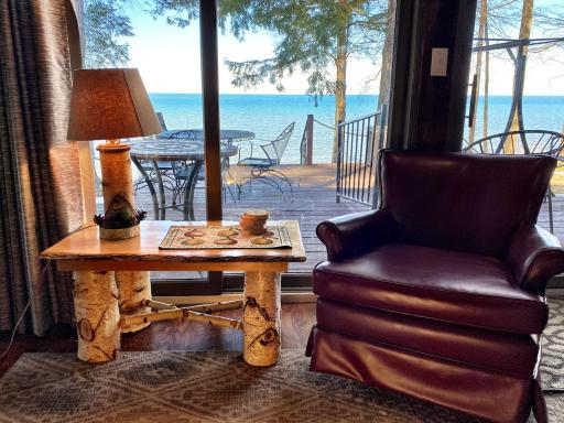 Lakefront Kayaks Hot Tub Fire Pit Views - Housity
