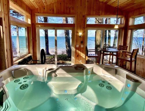 Lakefront Kayaks Hot Tub Fire Pit Views - Housity
