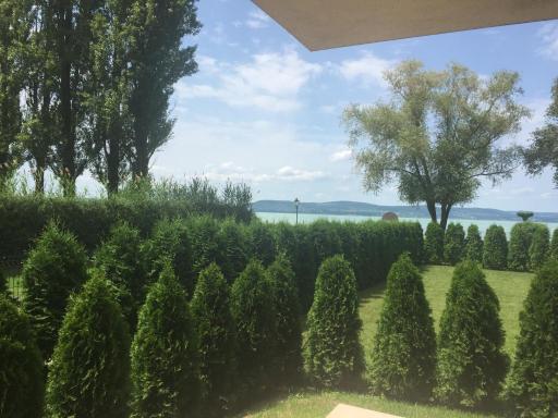 Lakeview Apartment - Housity