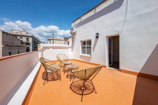 AinB Barcelona Sants Apartments - Housity