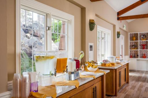 Lighthouse Lodge & Cottages - Housity