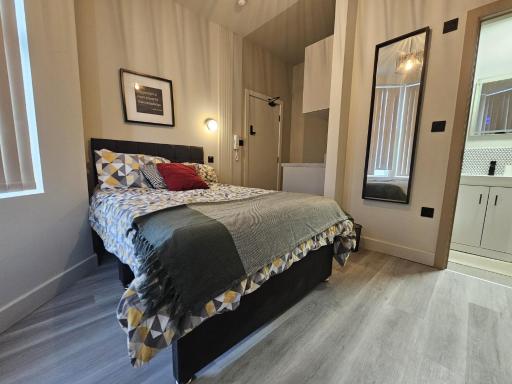 Ensuite Rooms in Newly Remodeled Home - Hizvo