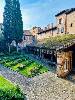 La Maison du Prevot - Maison d hotes de charme au pied de la Cathedrale Sainte Cecile d Albi La Maison du Prevot - Charming Guesthouse at Foot of Albi Cathedral - Housity