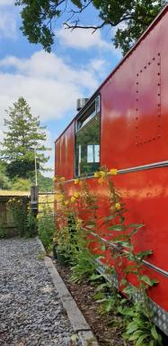 The Megabus near Tavistock and Dartmoor. - Housity