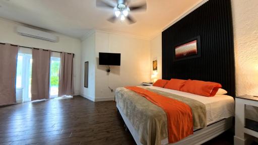 West End Dive Resort - Hizvo