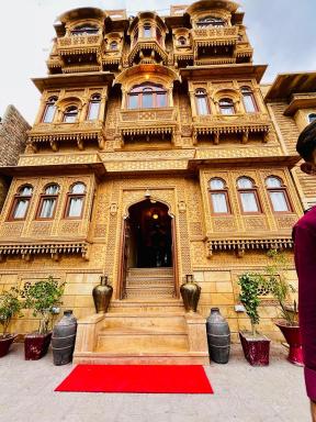 Golden Marigold Hotel - Housity