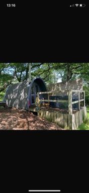 Willow SPECIAL WINTER OFFER - Hot tub & Log burner - Housity