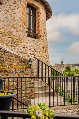 Hôtel La Tour des Anglais - Housity