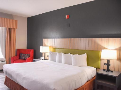 Country Inn & Suites by Radisson, Bloomington-Normal West, IL - Housity