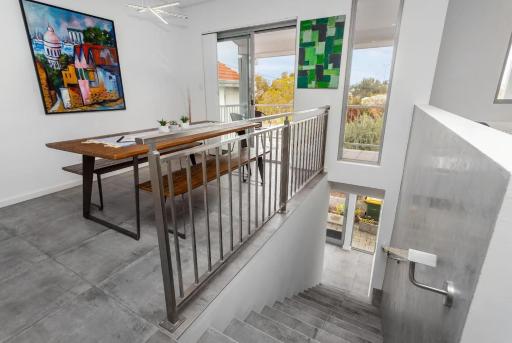 2 Chic Stylish Modern Family On Charles - Housity