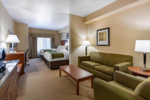 Comfort Inn & Suites Gateway to Glacier National Park - Housity