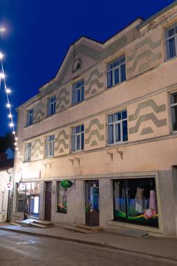 Talsi 2 rooms and backyard - Housity