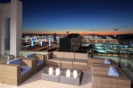 H Hotel Los Angeles, Curio Collection By Hilton - Housity