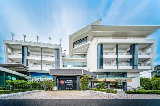 MG Grand Hotel - Housity
