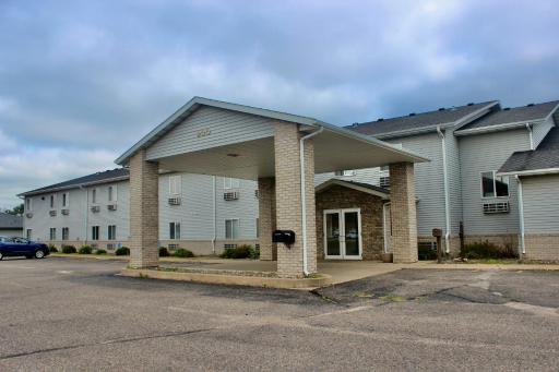 Eastwood Inn - Housity