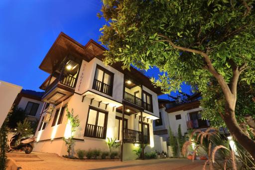 Alp Suites Mandalin - Housity