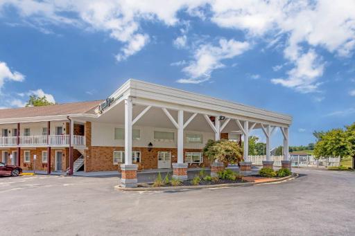 Quality Inn Smoketown - Lancaster Area - Housity
