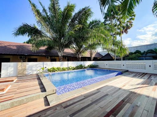 RedDoorz Syariah Plus near Banyuwangi Airport - Housity