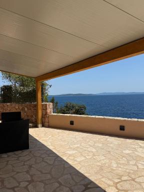 Beach house Korina - Housity