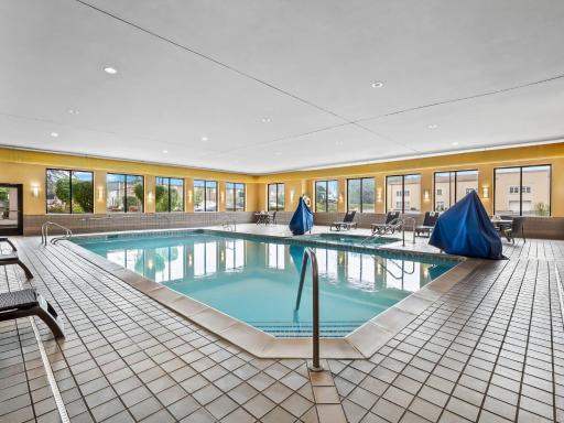 Comfort Inn & Suites Allen Park - Dearborn - Housity
