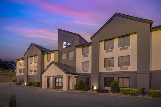 Best Western Commerce Inn - Housity