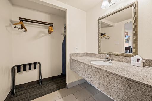 Heritage Inn Express Roseville - Housity