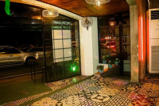 WHITE BANANA Manila - NEW - Housity