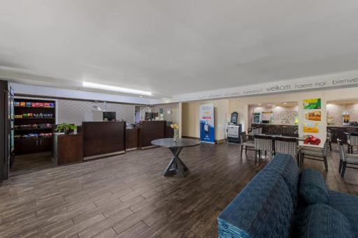 Quality Inn & Suites Airport - Housity