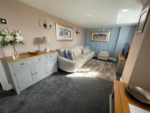 Retreat in the heart of Thurlby - Housity