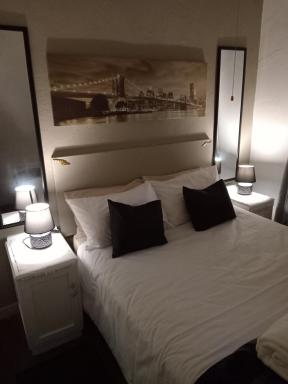 Selah guest cottage...place to pause, breath relax - Housity