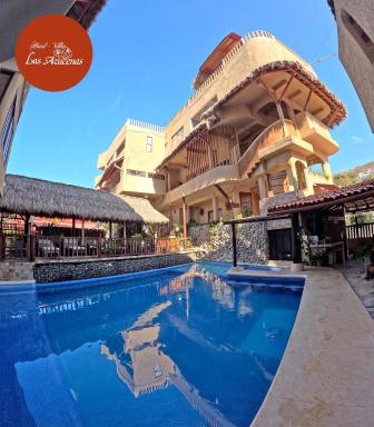 Hotel Villas Las Azucenas - Housity