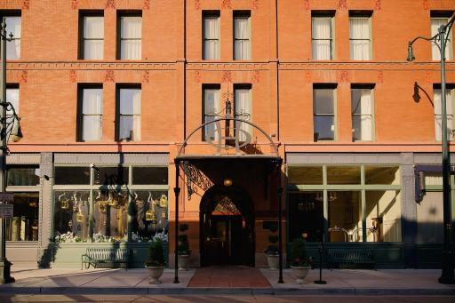 The Oxford Hotel - Housity