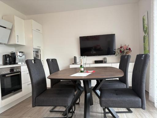 Ostfrieslands Perle Ferienwohnung an der Nordseeküste, Sauna, Terrasse, Garten, ruhige Lage, WLAN - Housity