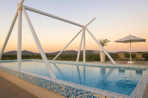 Flamboyan Hotel & Residences - Housity