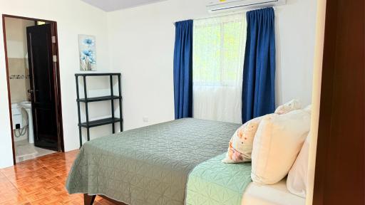 Yellow House - Housity