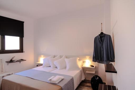 The 8 Rooms House - Housity