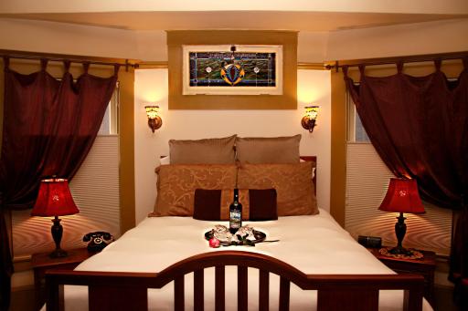 Amber House Inn Of Midtown - Housity