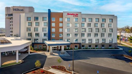 Hampton Inn By Hilton St Louis Airport - Housity