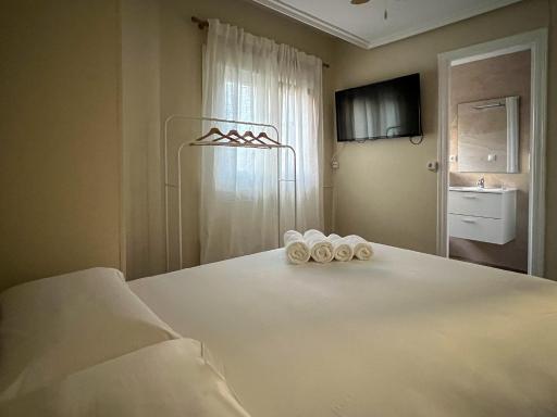 Hostal Entre Puertas - Housity