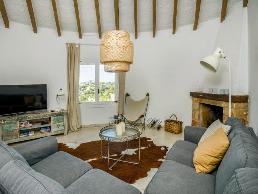 Villa in Moraira near Spanish Coast - Hizvo