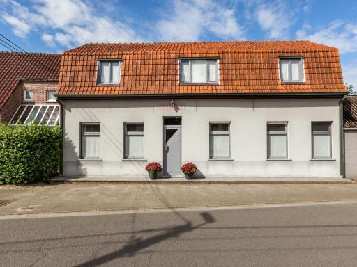 Mansion in Kruiskerke near Forest and Lake - Housity