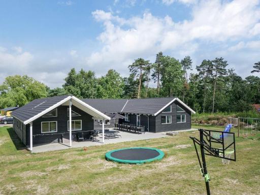 22 person holiday home in Nexø - Housity